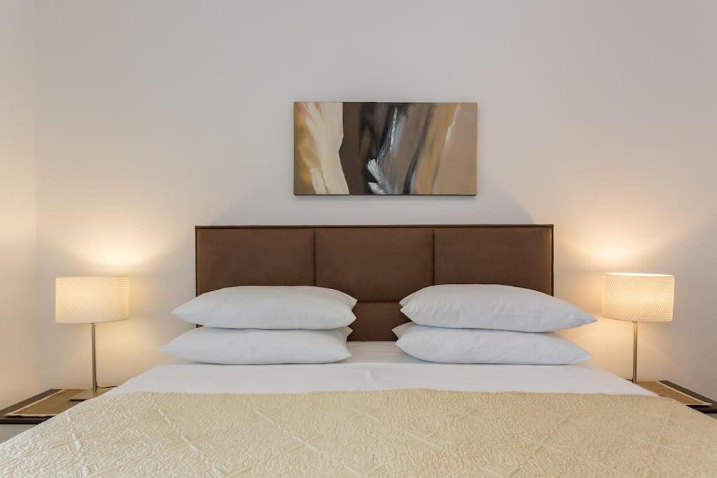 Doramia Apartment
